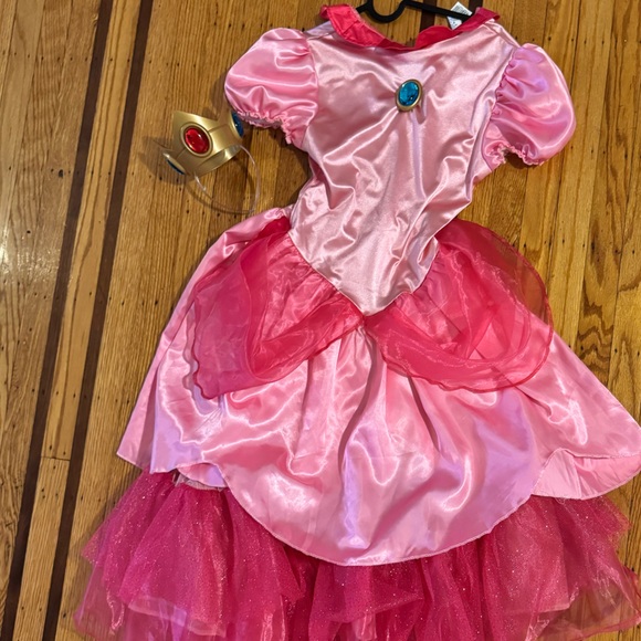 Princess Peach Costume - Picture 5 of 5